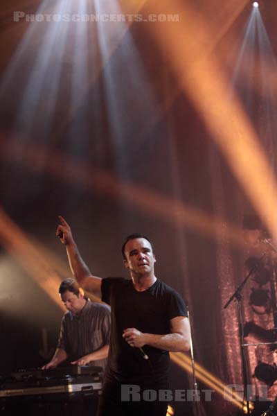 FUTURE ISLANDS - 2015-04-02 - PARIS - La Cigale - 